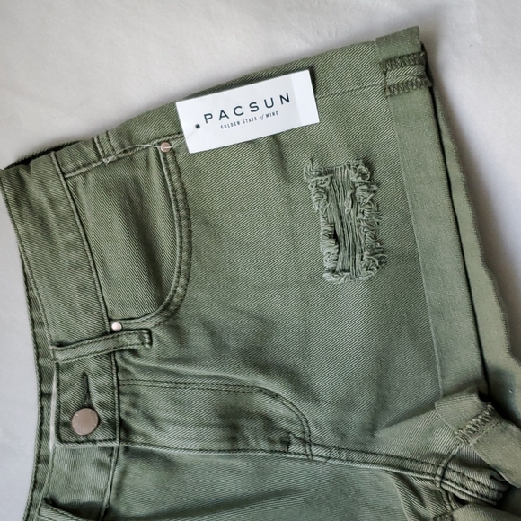 Bullhead Denim Co High Rise Short NWT - Picture 2 of 8